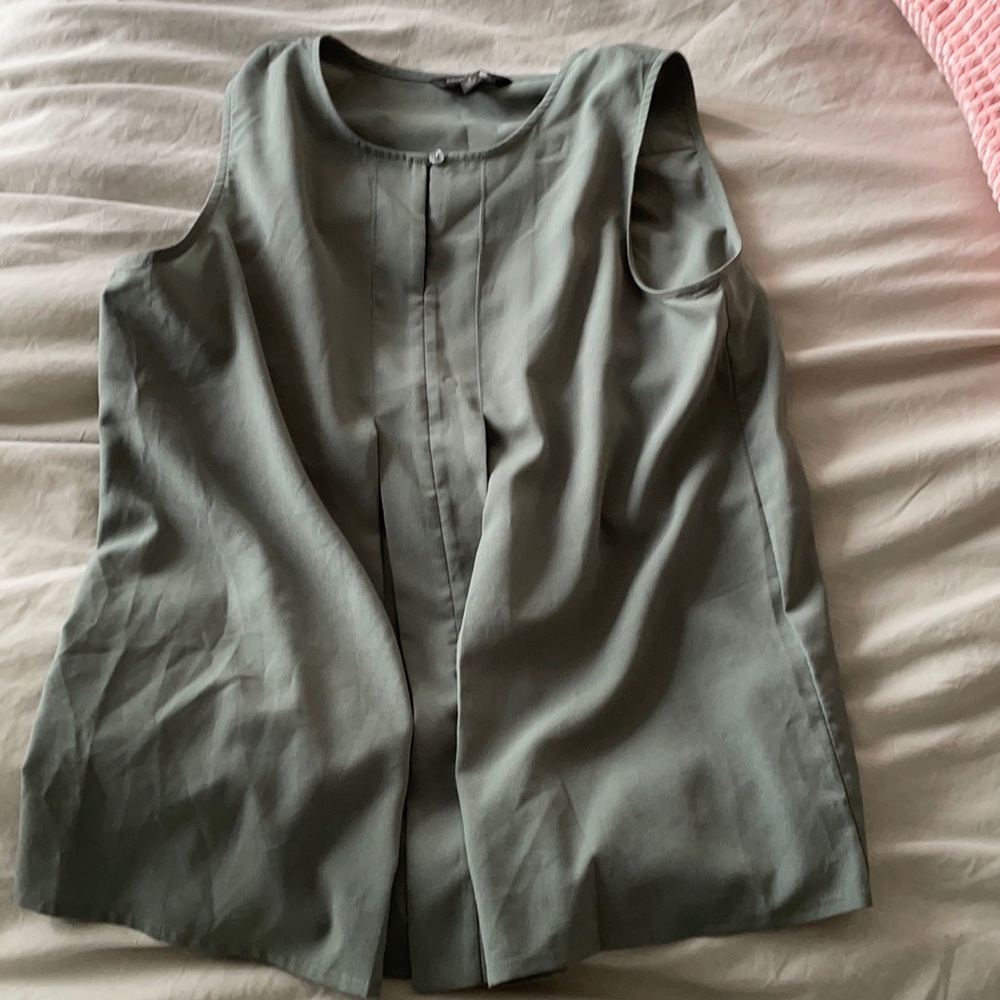 Sleeveless top from Banana Republic - size S! In good condition!